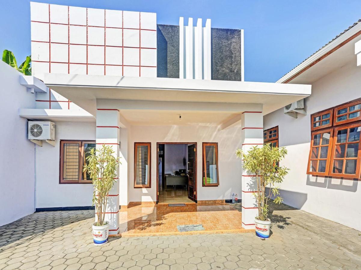 Hotel Oyo 90344 Wijayanti Banyuwangi  Zewnętrze zdjęcie