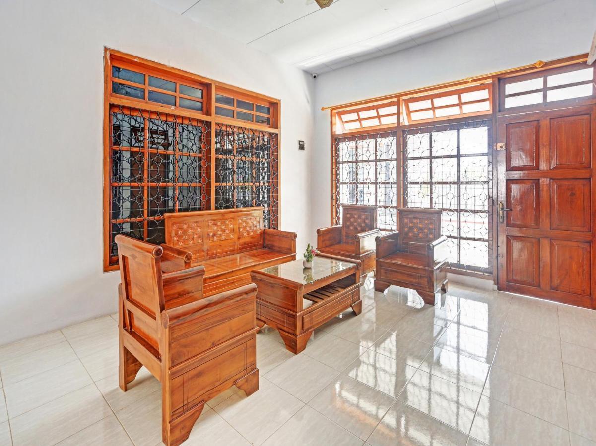 Hotel Oyo 90344 Wijayanti Banyuwangi  Zewnętrze zdjęcie