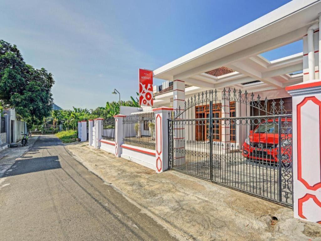 Hotel Oyo 90344 Wijayanti Banyuwangi  Zewnętrze zdjęcie